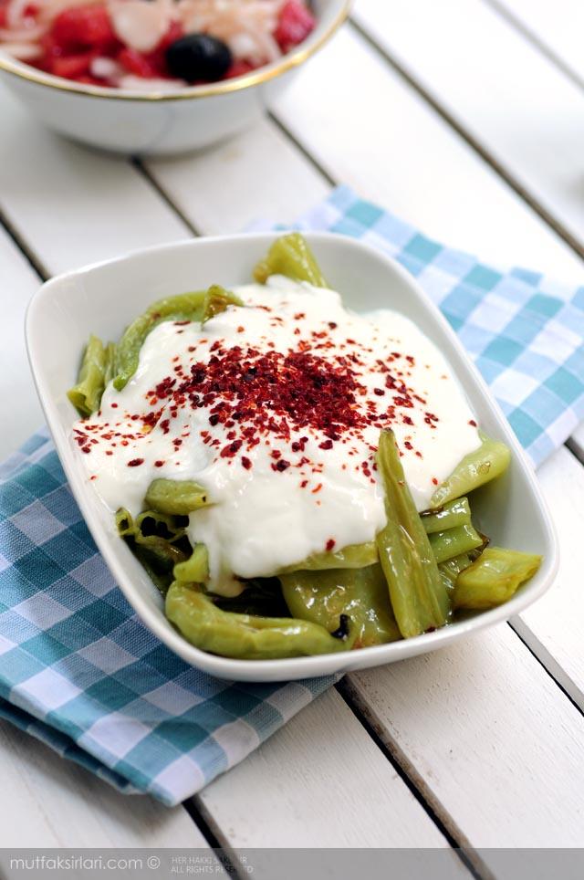 AZ YOĞURLU YEŞİL BİBER