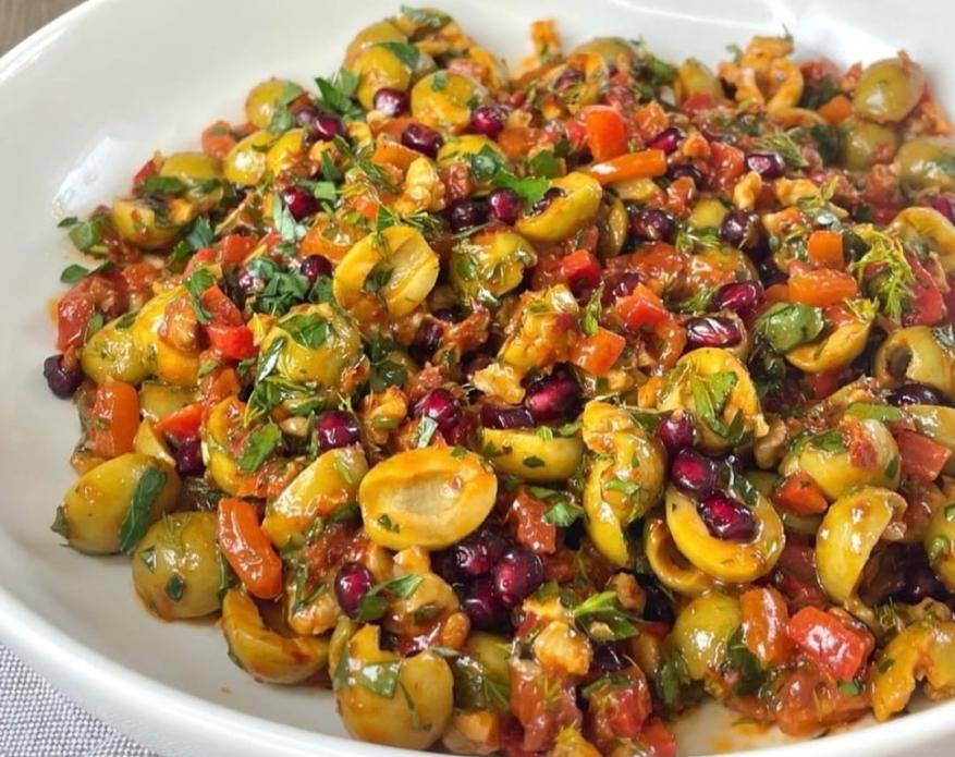 ZEYTİN SALATASI